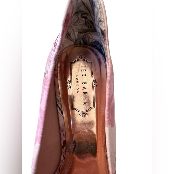 Ted Baker London Floral Satin Pointed Toe Heel Sz 38.5 US 8 Excellent Condition - Picture 4 of 8